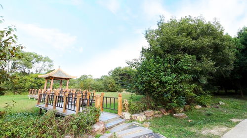 武漢北郊不知名公園 建在僻靜湖畔,老舊建筑隨處可見,恍若隔世